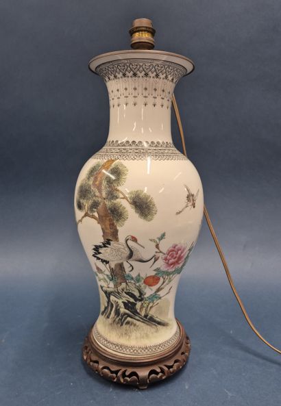Chine, République
Pied de lampe en porcelaine...