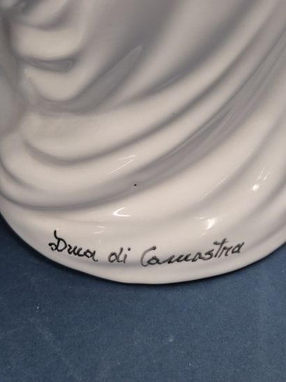 DUCA DI CAMASTRA (Sicile) 
Deux vases à décor...