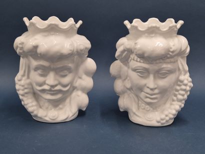 DUCA DI CAMASTRA (Sicile) 
Deux vases à décor...