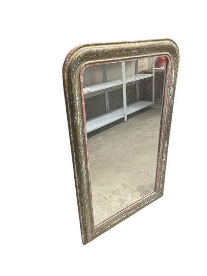 Miroir en bois et stuc doré relaqué
XIXe,...