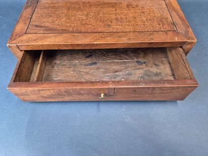 Miroir de toilette en acajou, la glace de...