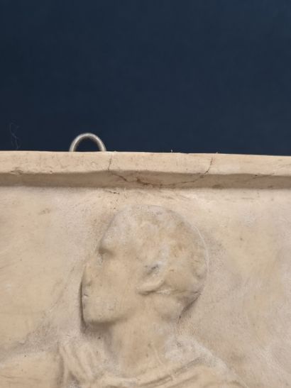 Ensemble de quatre bas-reliefs en plâtre...