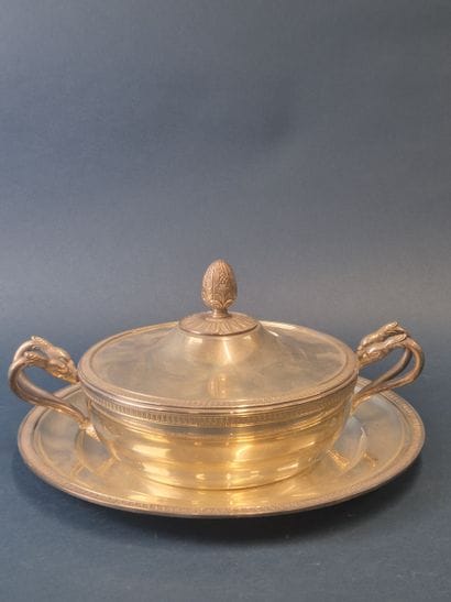 BOULENGER 
Ensemble en métal doré à motif...