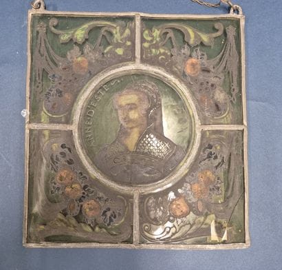 Vitrail figurant Anne d'Este
Travail du XIXe...