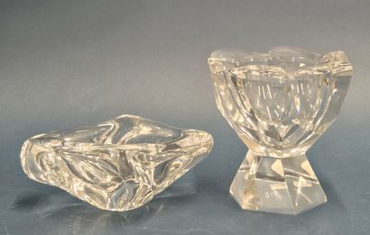 LALIQUE France
Petite coupe sur pied en cristal...