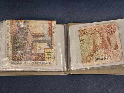 Lot de billets de banque divers dont 1 billet...