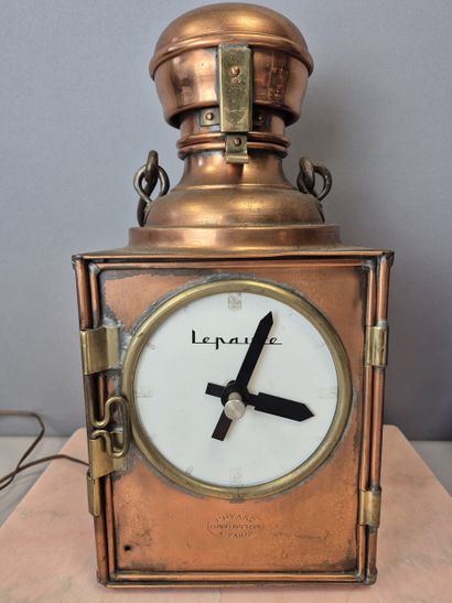 LEPAUTE - POYARD
Pendule fanal en cuivre...