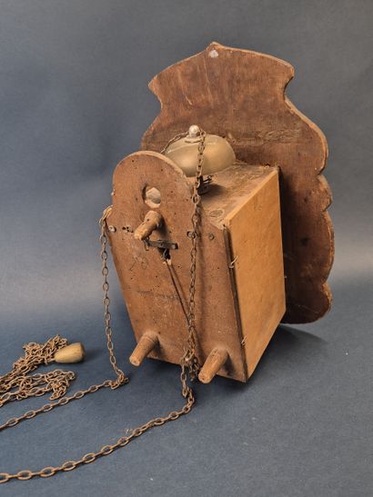 Mouvement de pendule comtoise en bois peint...