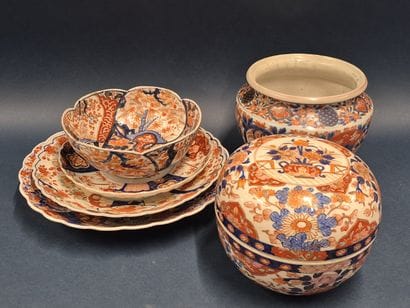 JAPON, XXe siècle 
Ensemble de pièces de...