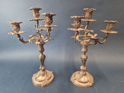 Paire de candélabres à quatre bras de lumière...
