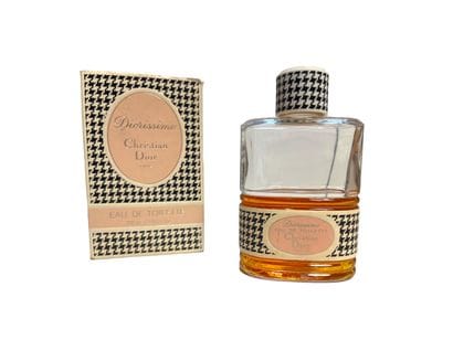 CHRISTIAN DIOR 
