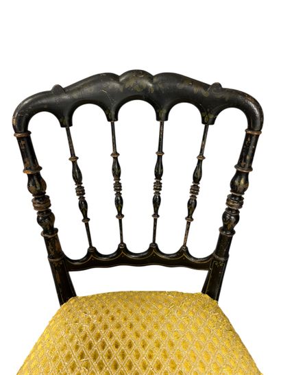 Suite de deux chaises dites charivari en...