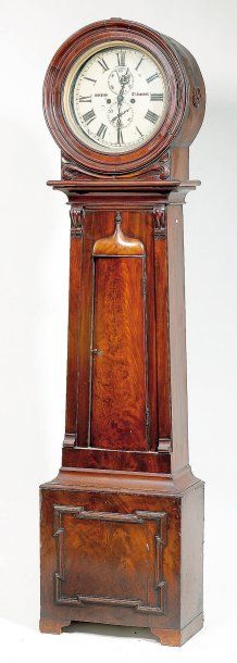 Importante pendule de parquet en acajou et...