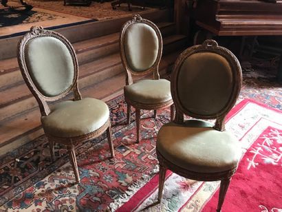 Medallion-back low chair in nasturtium lacquered...