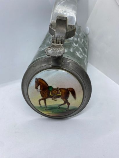 ref 9514/09 - A molded glass beer mug with...