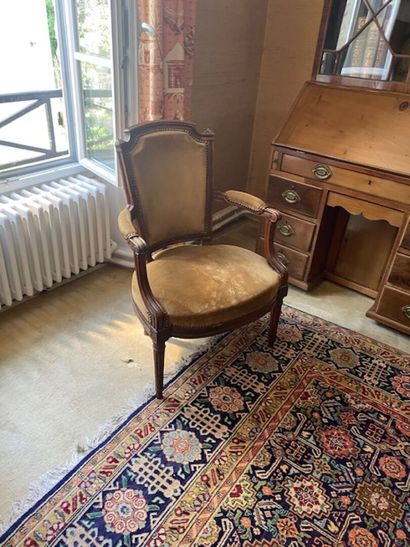 A pair of cabriolet armchairs with basket...
