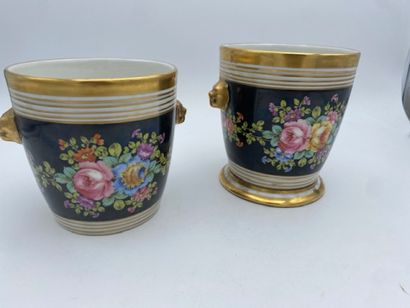 PARIS 
A pair of porcelain flowerpot holders...