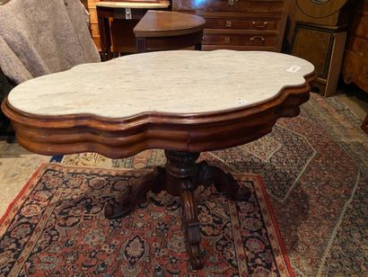 Mahogany and mahogany veneer violonnée-shaped...