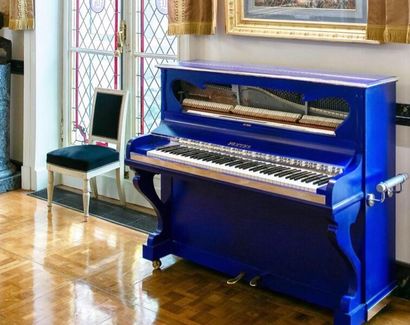 1 piano PLEYEL bleu électrique