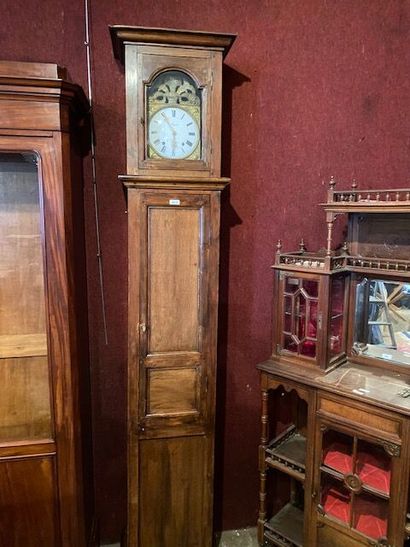 A parquet clock in molded natural wood
movement...