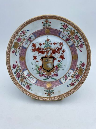 COMPAGNIE DES INDES
A porcelain plate with...
