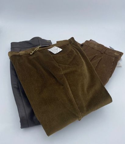 CLUB INTERCHASSE
Lot de 3 pantalons 
Taille...