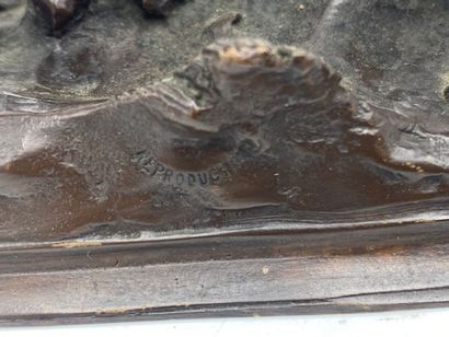 After Pierre-Jules MENE - A dog on the prowl
Bronze...