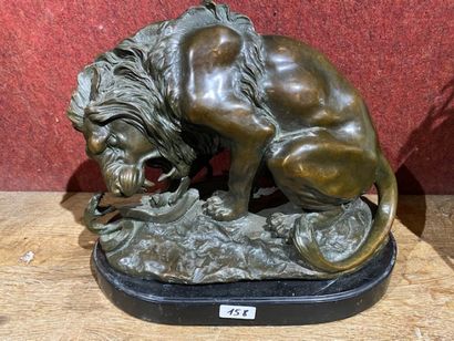After BARRY 
The lion and the snake in bronze...
