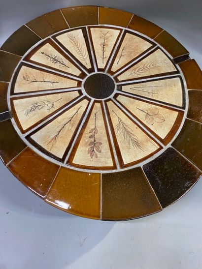 CAPRON - Table basse ronde en carreaux émaillés...