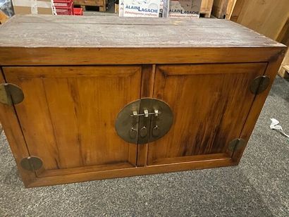 1 haut de buffet en bois exotique ouvrant...
