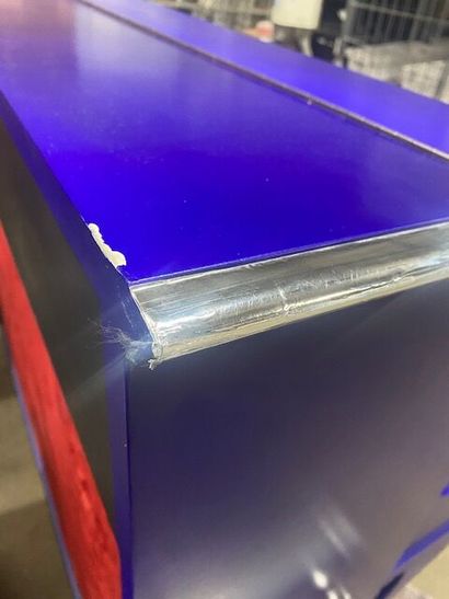 1 piano PLEYEL bleu électrique
