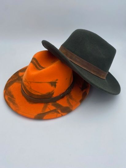 VERNEY-CARRON - STETSON
Lot de 2 chapeaux...