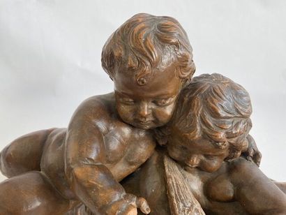 Terracotta pair of putti caressing a dove
(missing...