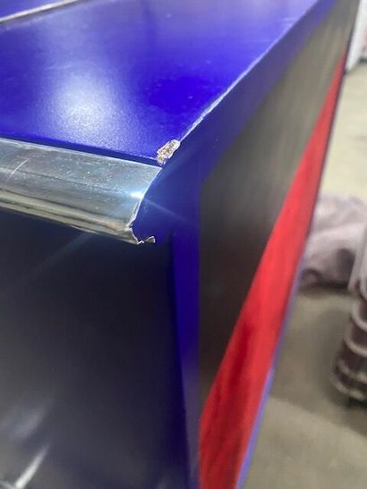 1 piano PLEYEL bleu électrique