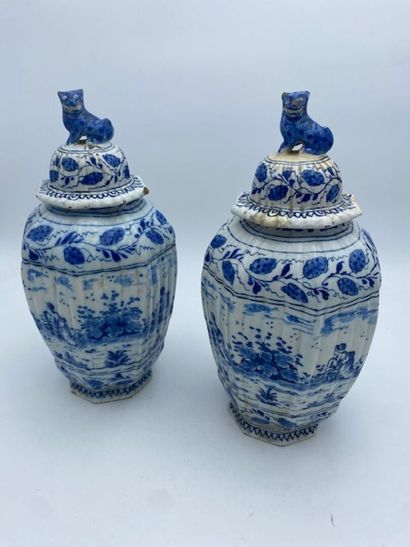 DELFT
Pair of earthenware covered pots in...