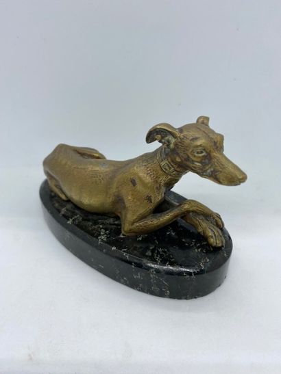 Seated greyhound
Bronze with medal patina...