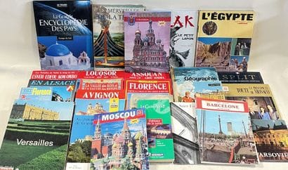 VOYAGE - GUIDE - GEOGRAPHIE 
MOSCOU, SAINT-PETERSBOURG,...