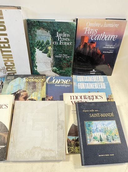 VOYAGE - TOURISME - CHATEAU - ARCHEOLOGIE...