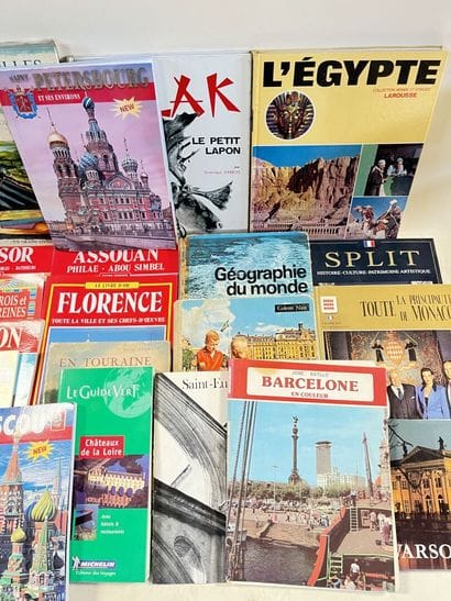 VOYAGE - GUIDE - GEOGRAPHIE 
MOSCOU, SAINT-PETERSBOURG,...