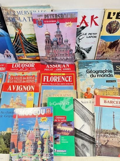 VOYAGE - GUIDE - GEOGRAPHIE 
MOSCOU, SAINT-PETERSBOURG,...