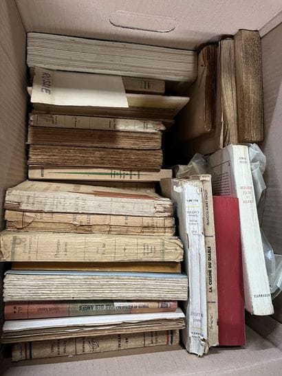 HISTOIRE - LITTERATURE 
A. DE POUVOURVILLE,...