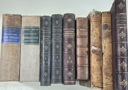 DICTIONARY 
DICTIONNAIRE FRANCAIS (M LA CHATRE),...