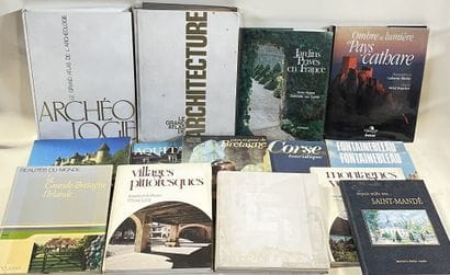 VOYAGE - TOURISME - CHATEAU - ARCHEOLOGIE...