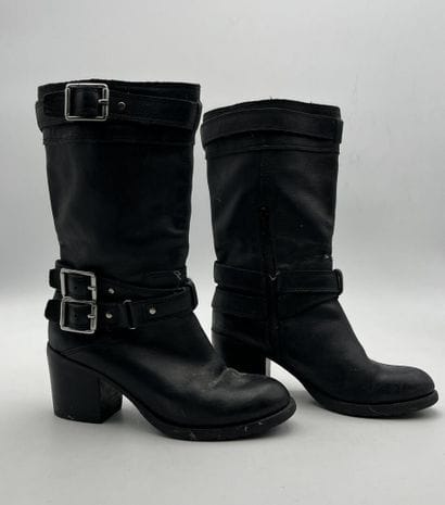 JESSICA SIMPSON. 
Pair of low-heeled women's...