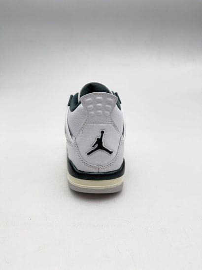 NIKE AIR JORDAN 
Pair of AIR JORDAN 4 RETRO...
