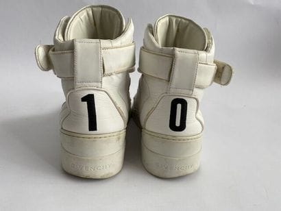 GIVENCHY. 
Pair of Chris Lee white leather...