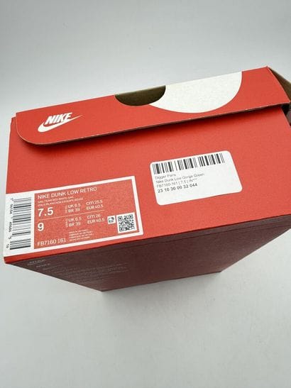 NIKE 
Pair of DUNK LOW GORGE GREEN sneakers...