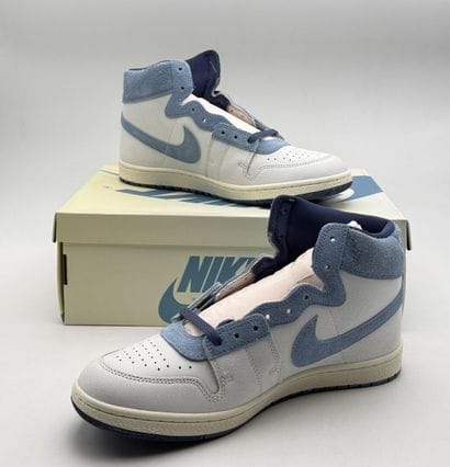 NIKE AIR JORDAN 
Pair of white and light...