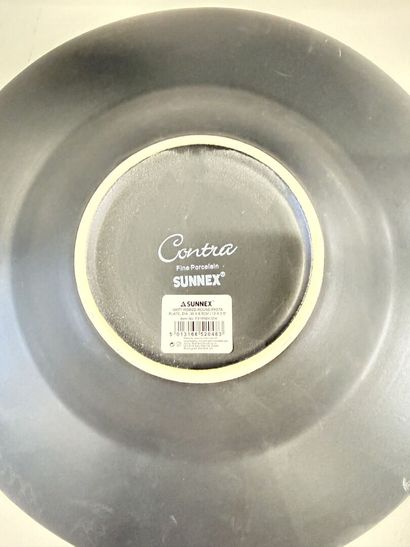 SUNNEX 
Set of six gourmet plates made of...