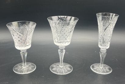 SAINT LOUIS CRYSTAL
VOLOGNE-style cut crystal...